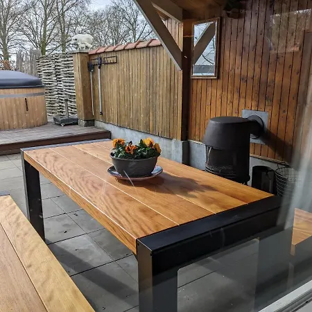 Semesterbostad Chalet 